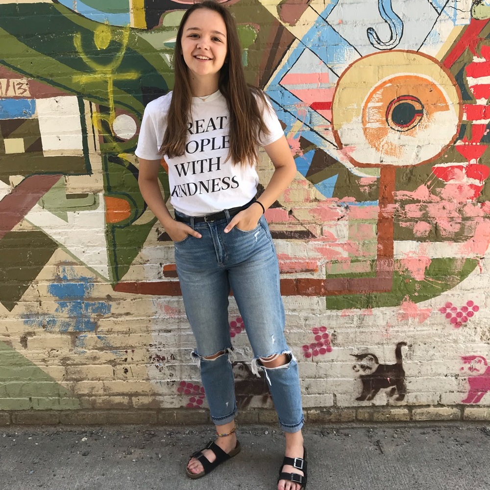 Meet your Posher, Leah - Picture 1 of 1